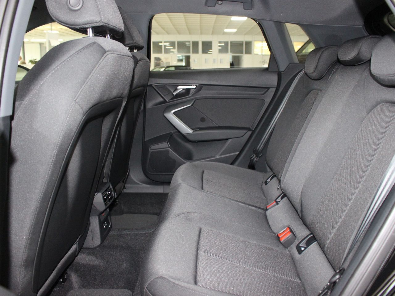 Fahrzeugabbildung Audi A3 35 TFSI Sportback AHK/ACC/LED/CAM