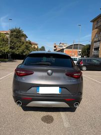 Alfa-Romeo Stelvio - 3