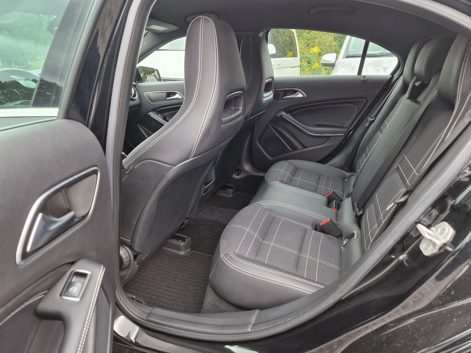 Mercedes-Benz A 180 Urban Automatik SZH LED