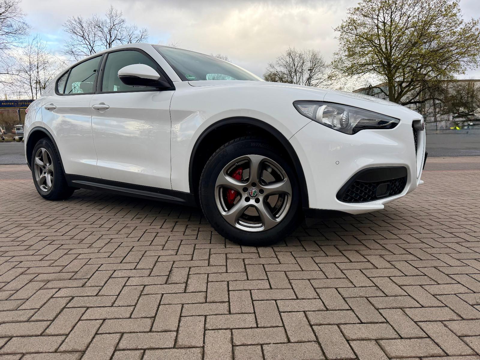 Alfa Romeo Stelvio Business  Kamera Navi 1-Hand Keyless