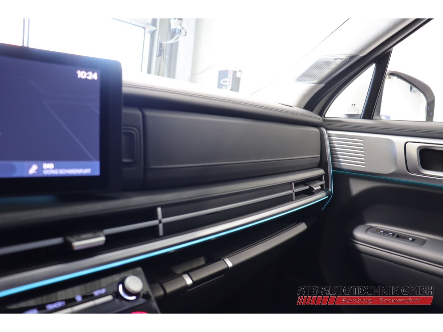 Fahrzeugabbildung Hyundai SANTA FE Intro 1.6 T-GDI Hybrid 4WD HUD Navi Mem