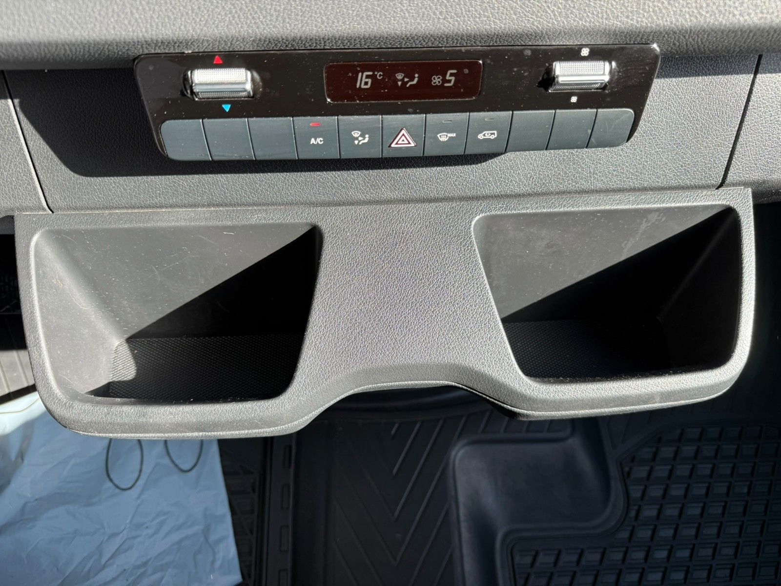 Fahrzeugabbildung Mercedes-Benz Sprinter 317 CDI 9G 4325 Klima Kamera LED