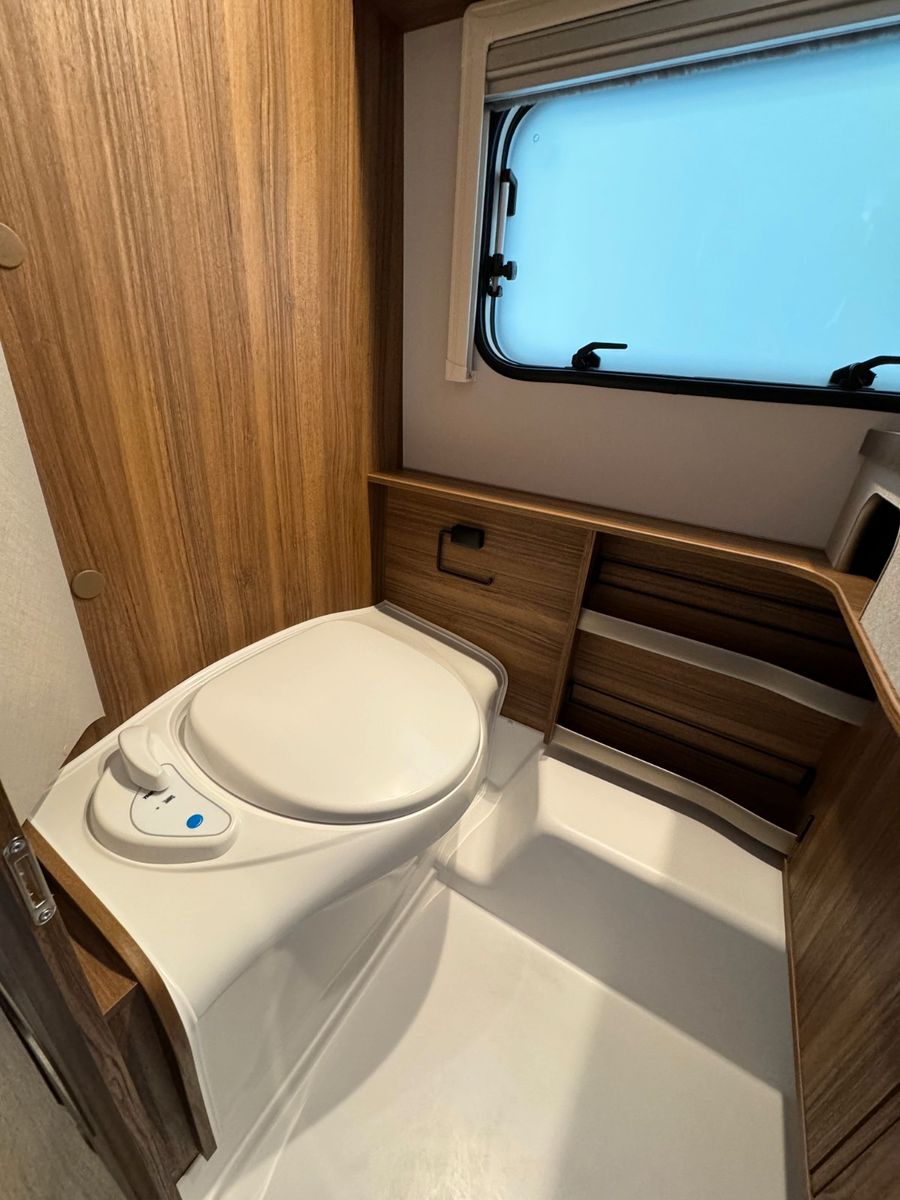 Fahrzeugabbildung HYMER / ERIBA / HYMERCAR Eriba Touring 560  - 9.099€ SPAREN!