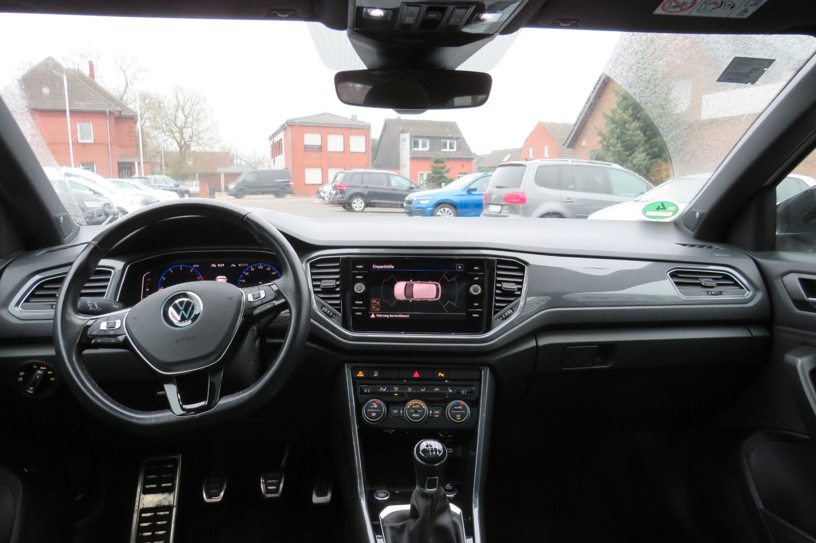 Fahrzeugabbildung Volkswagen T-Roc Sport R-LINE PANO 18`LED NAVI APP 1.HD