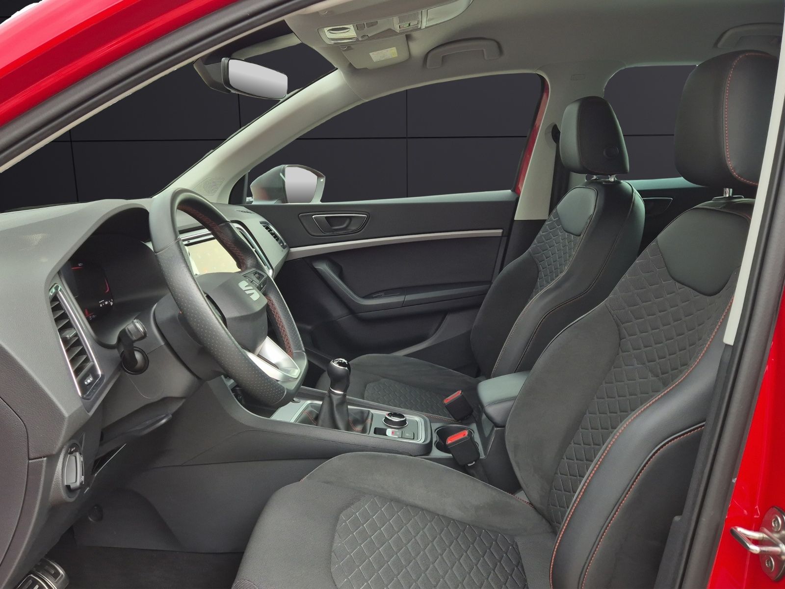Fahrzeugabbildung SEAT Ateca TSI FR LED AHK CarPlay AID ACC RFK SHZ