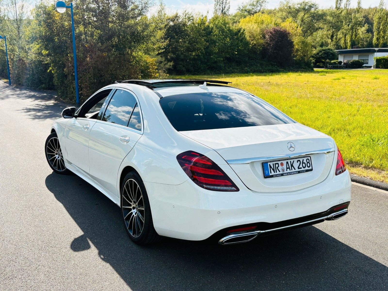 Fahrzeugabbildung Mercedes-Benz S400d AMG-Line Lang 4Matic*Chauffeur-Paket*Pano*