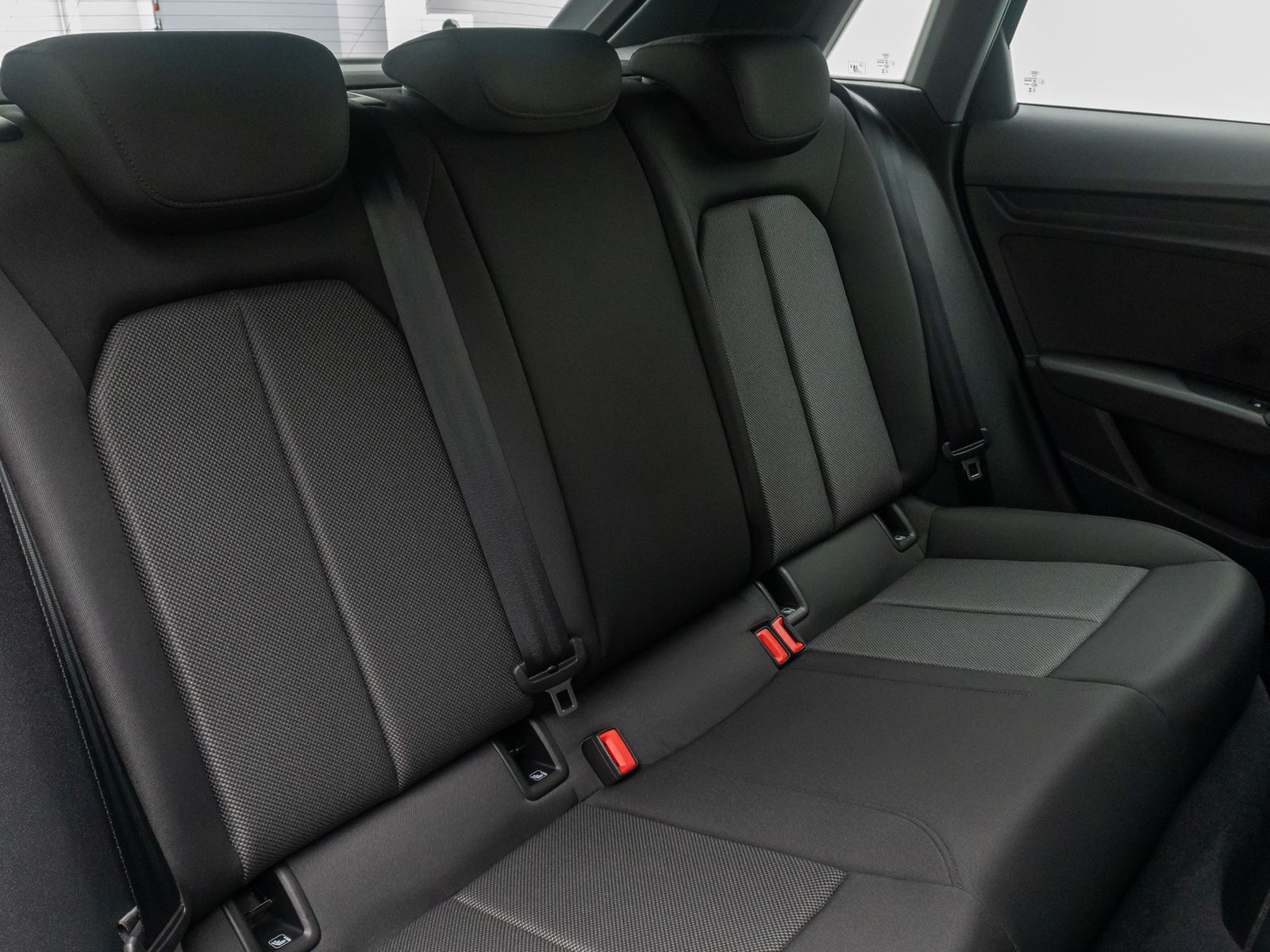 Fahrzeugabbildung Audi A3 30 TFSI S tronic Sportback PDC DAB FahrAssist