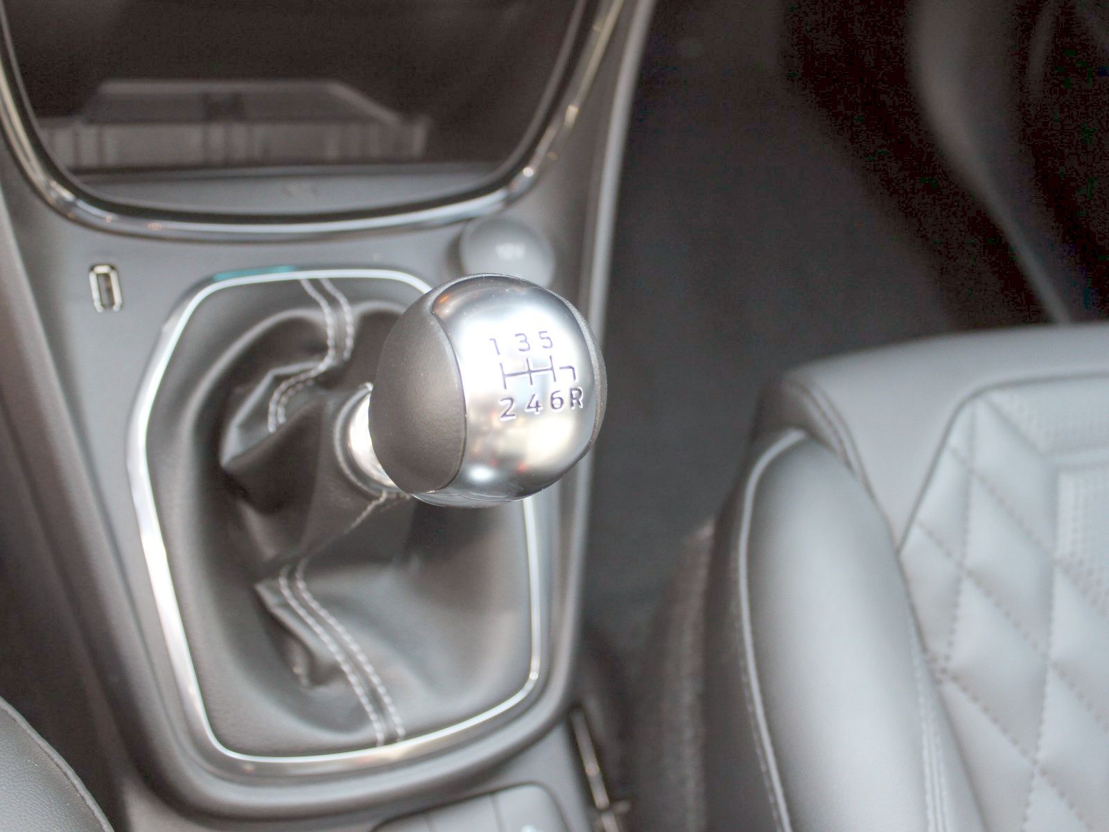 Fahrzeugabbildung Ford Puma ST-Line Vignale 1,0 EcoBoost