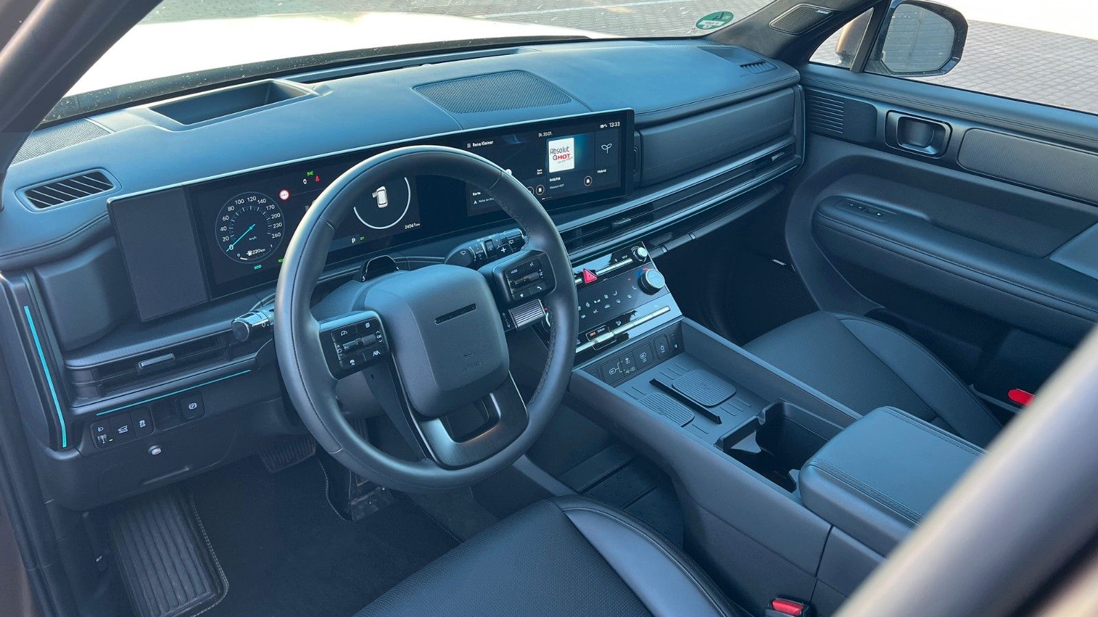 Fahrzeugabbildung Hyundai SANTA FE 1.6T-GDI HEV Blackline *Standhzg*AHK*