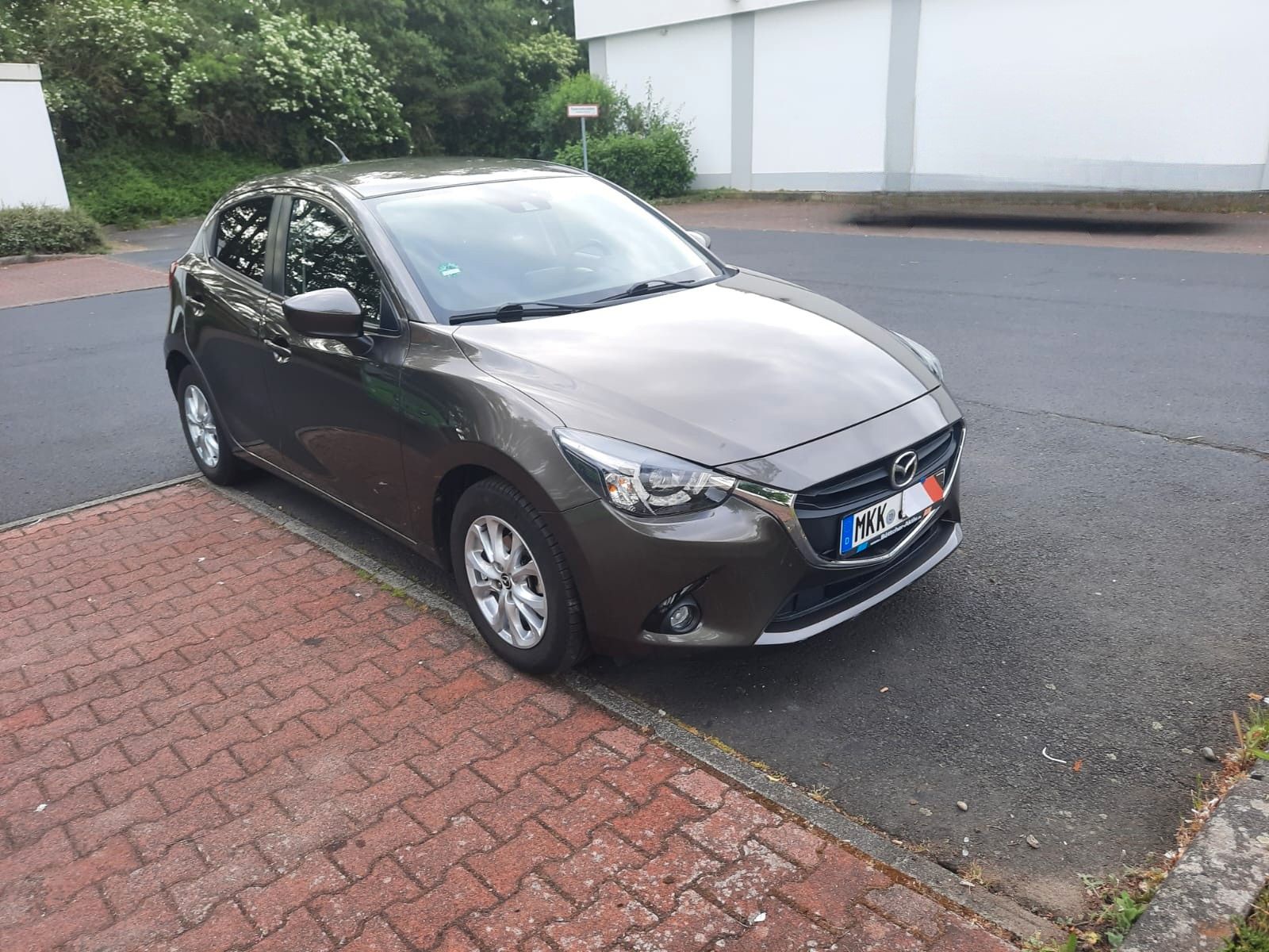 MAZDA 2