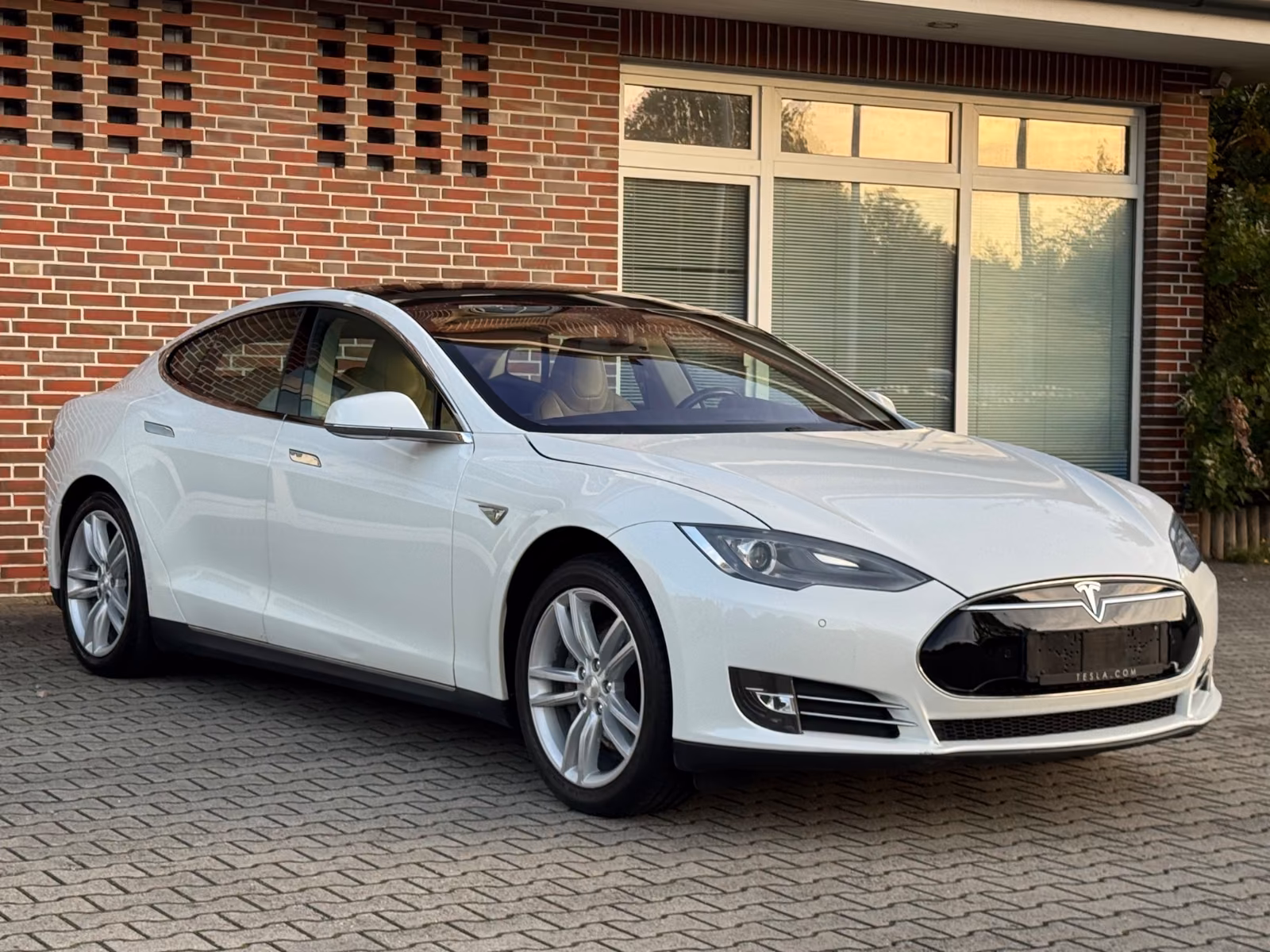 TESLA MODEL S P85 421CH - SUPERCHARGE GRATUITE - SOH 95.8%