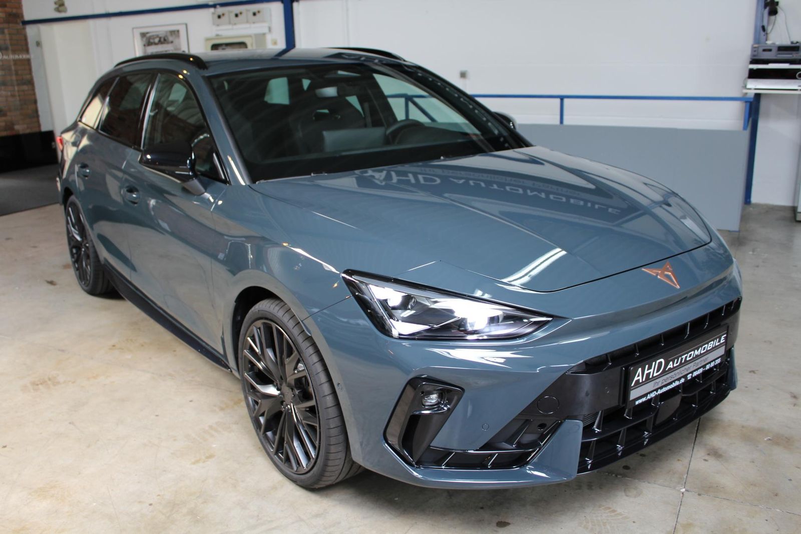 Cupra LEON ST VZ Black Edition 1.5 e-HYBRID DSG 272 PS