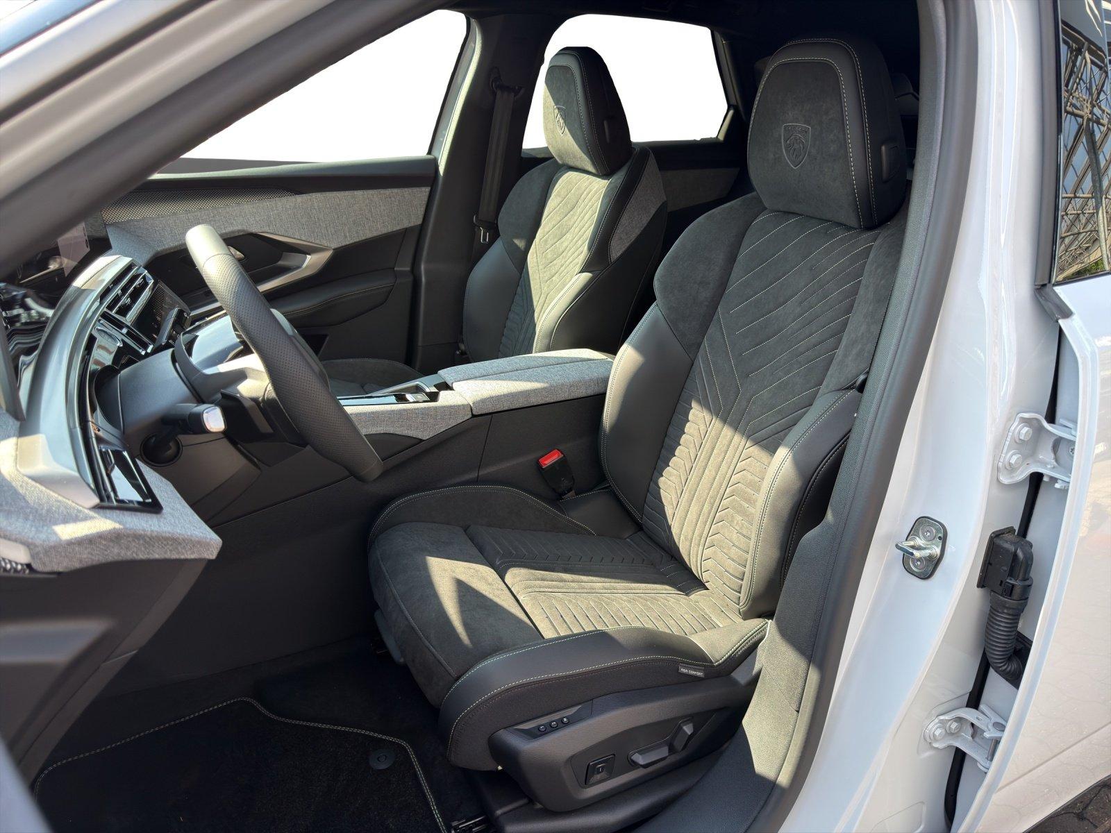 Peugeot 3008 GT 210 Kam.+KeyLess+LED+Navi