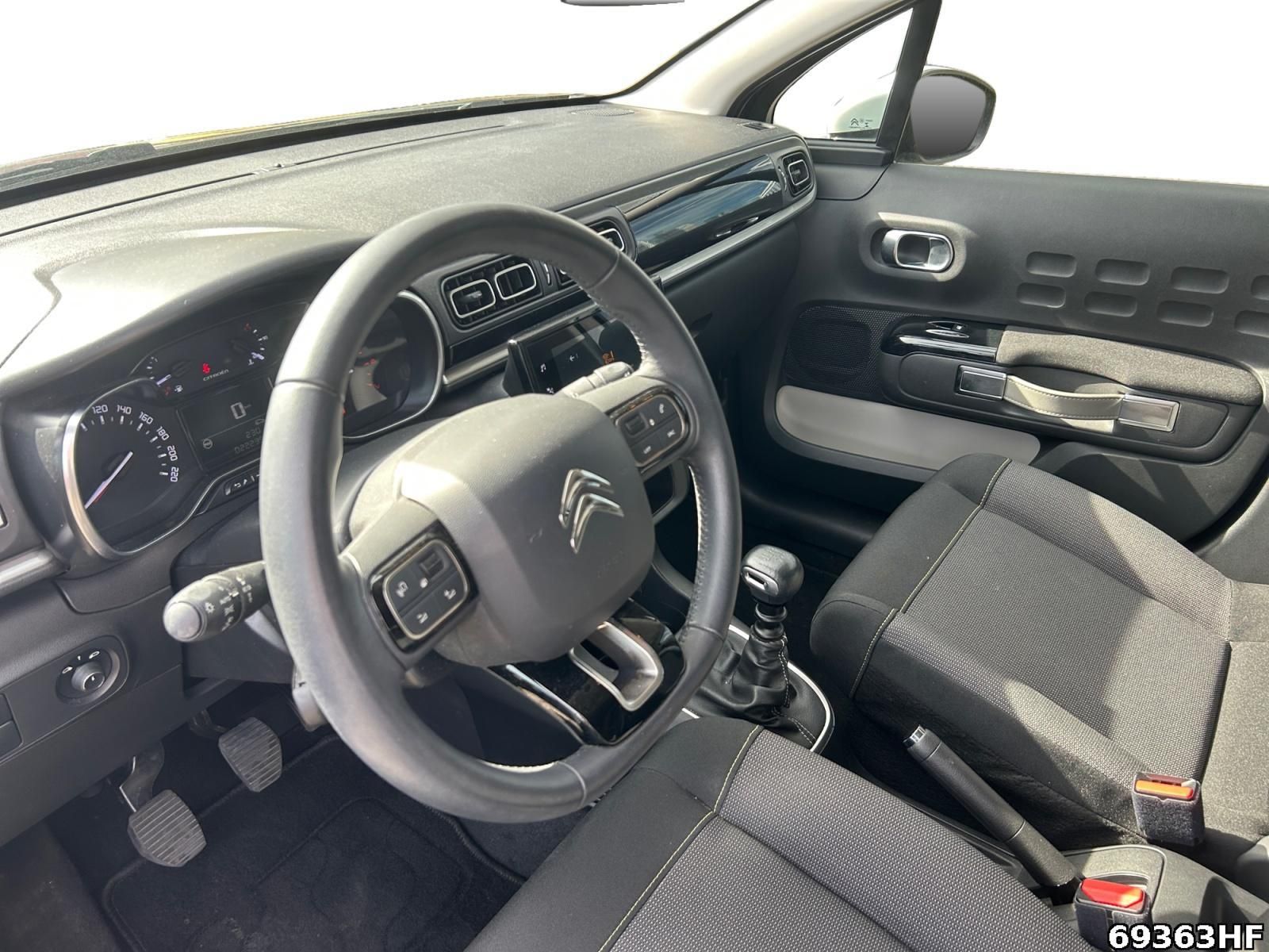 Fahrzeugabbildung Citroën C3 1.2 PureTech 110 Shine S&S *SHZ*NAVI*PDC