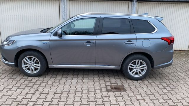 Mitsubishi Outlander PHEV Basis Spirit 4WD