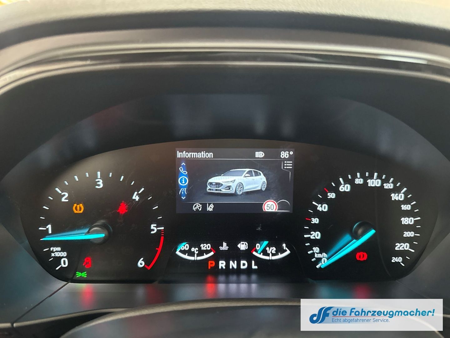 Fahrzeugabbildung Ford Focus ST-Line Navi LED ACC Apple CarPlay Android