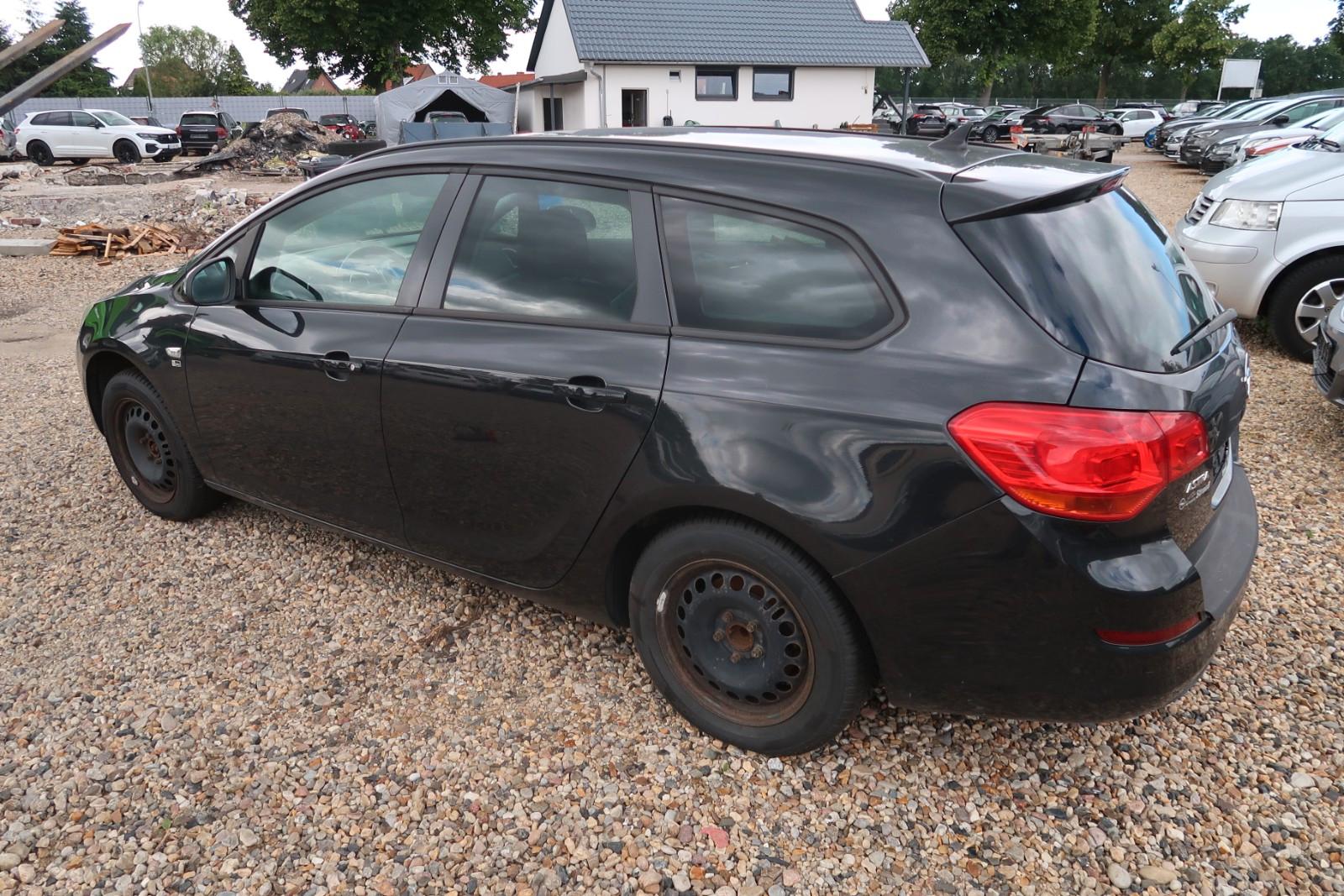 Opel Astra 2012 — engine 1.686 cm³, 125 HP (92kW)
