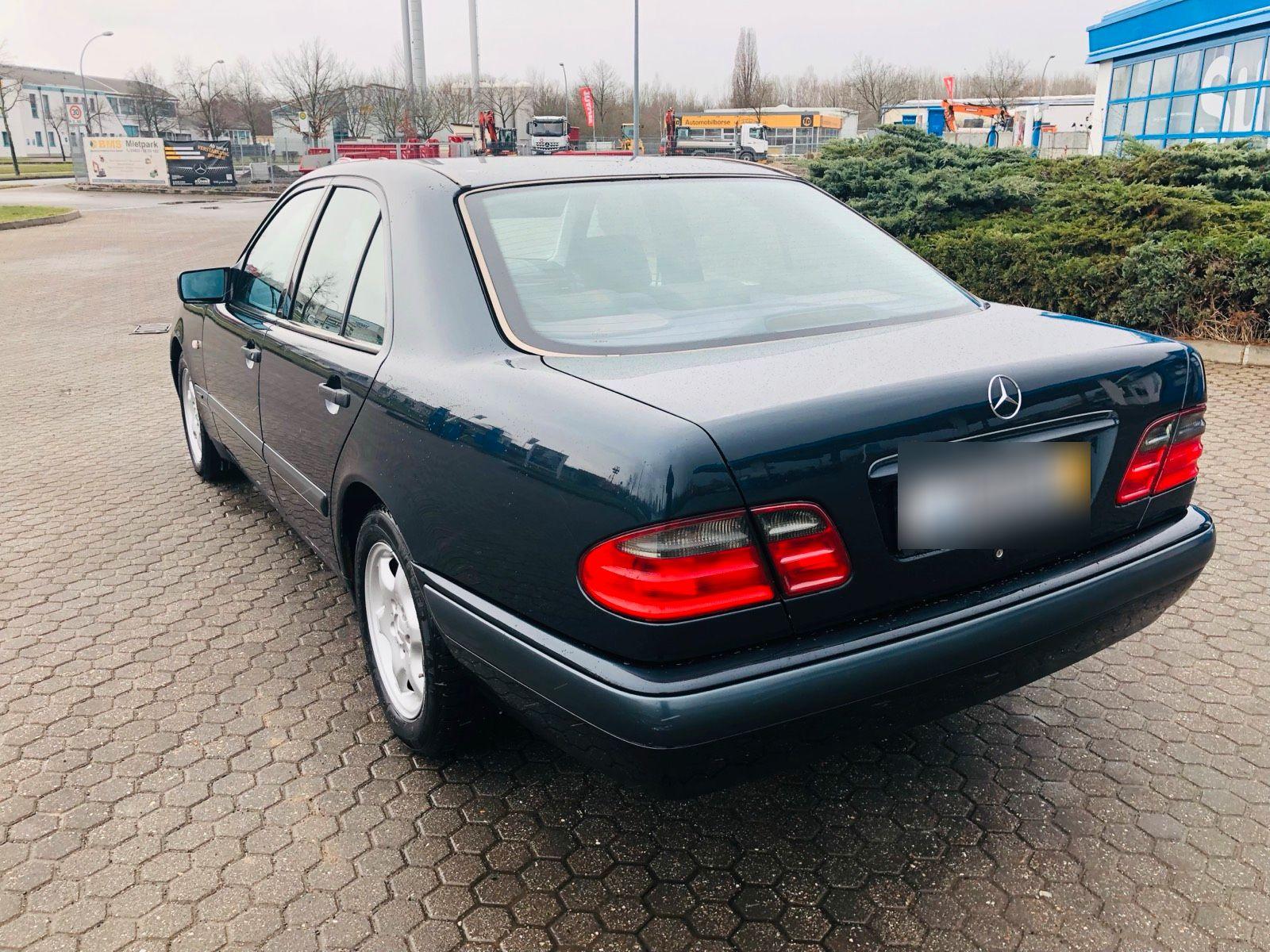 Mercedes-Benz E 200