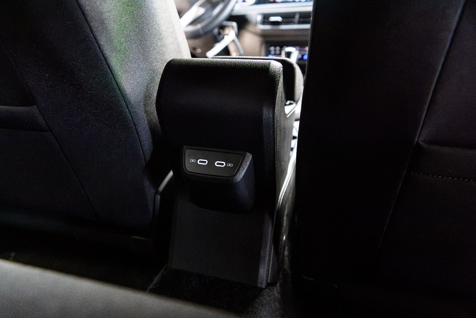 Fahrzeugabbildung Volkswagen Taigo R-Line 1.5 TSI DSG IQ-LED+AHK+KAMERA+ACC