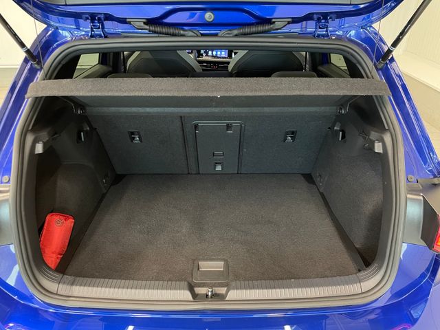 Golf VIII R-Line 1.5 eTSI DSG PANO NAVI