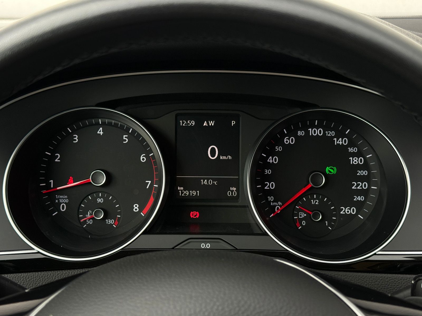 Fahrzeugabbildung Volkswagen Passat Comfortline DSG ACC Navi PDC SHZ Massage