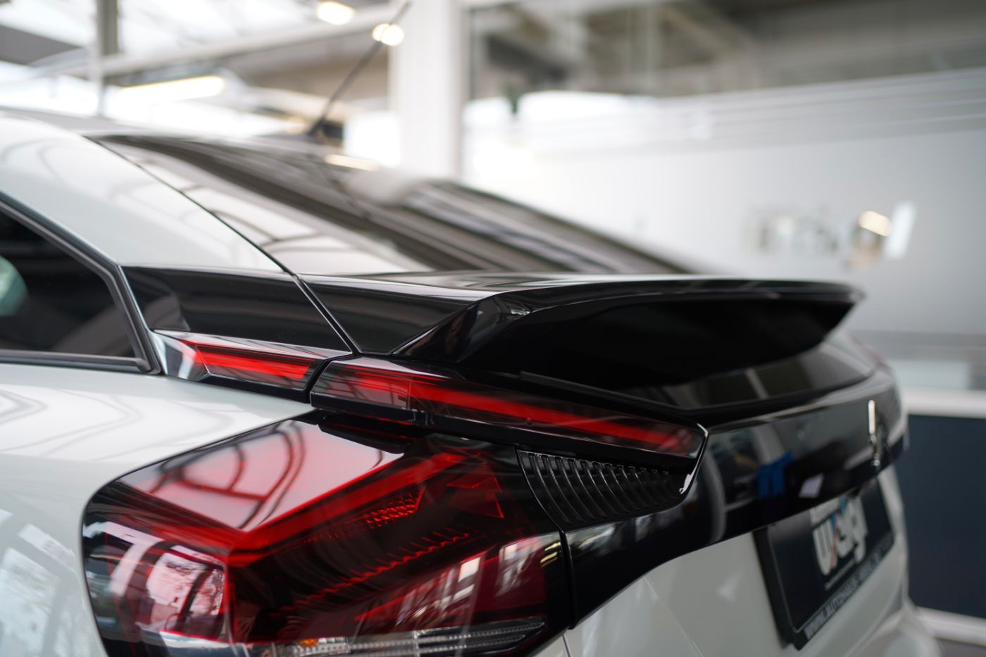 Fahrzeugabbildung Citroën C4 PureTech 130 Shine Anhängerkupplung Allwetter