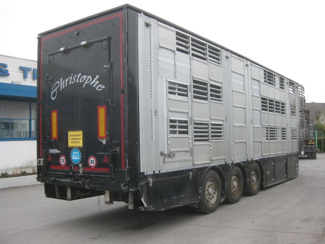 Pezzaioli SBA63 livestock semi trailer