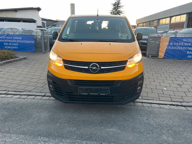 Opel Vivaro Kombi M. 9 Sitzplätze