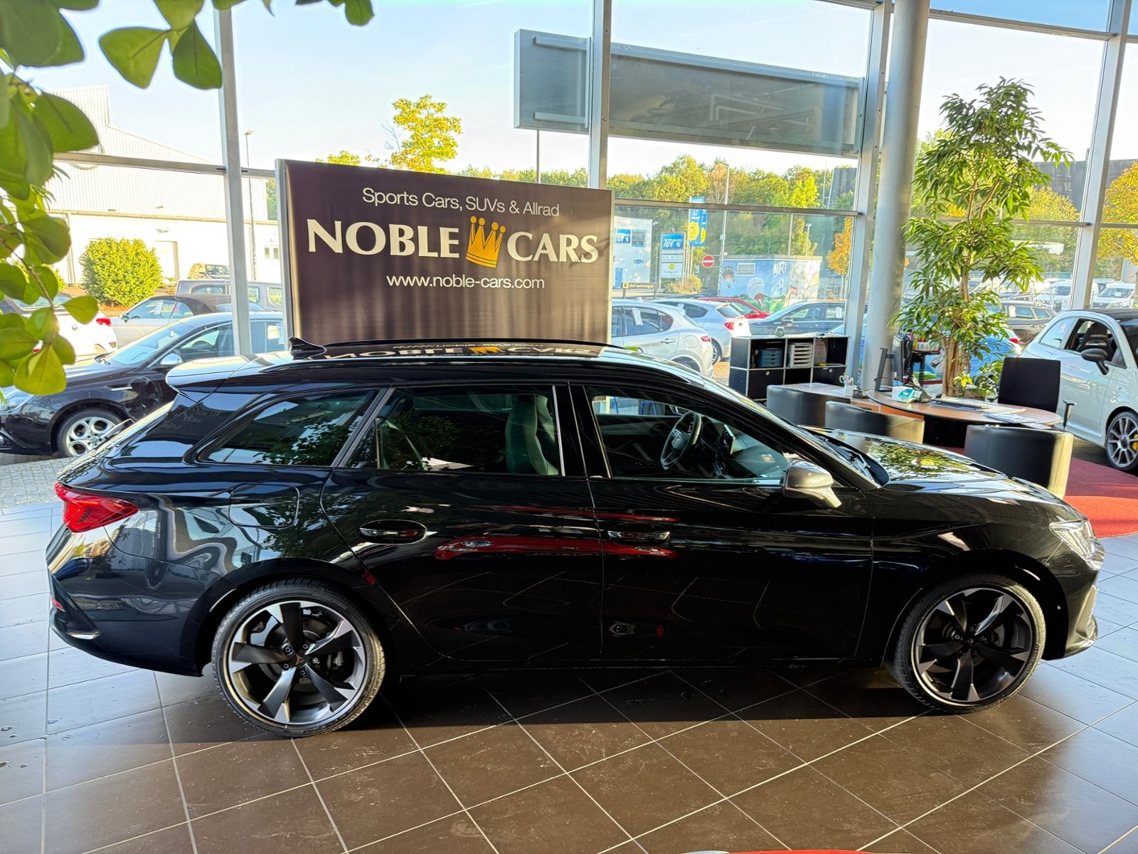 Fahrzeugabbildung CUPRA Leon 1.4 e-Hybrid VZ SHZ NAVI DAB