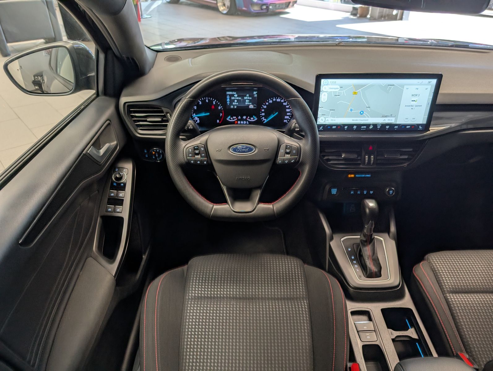 Fahrzeugabbildung Ford Focus 1.0 EB ST-Line ACC LED CAM Styling WINTER