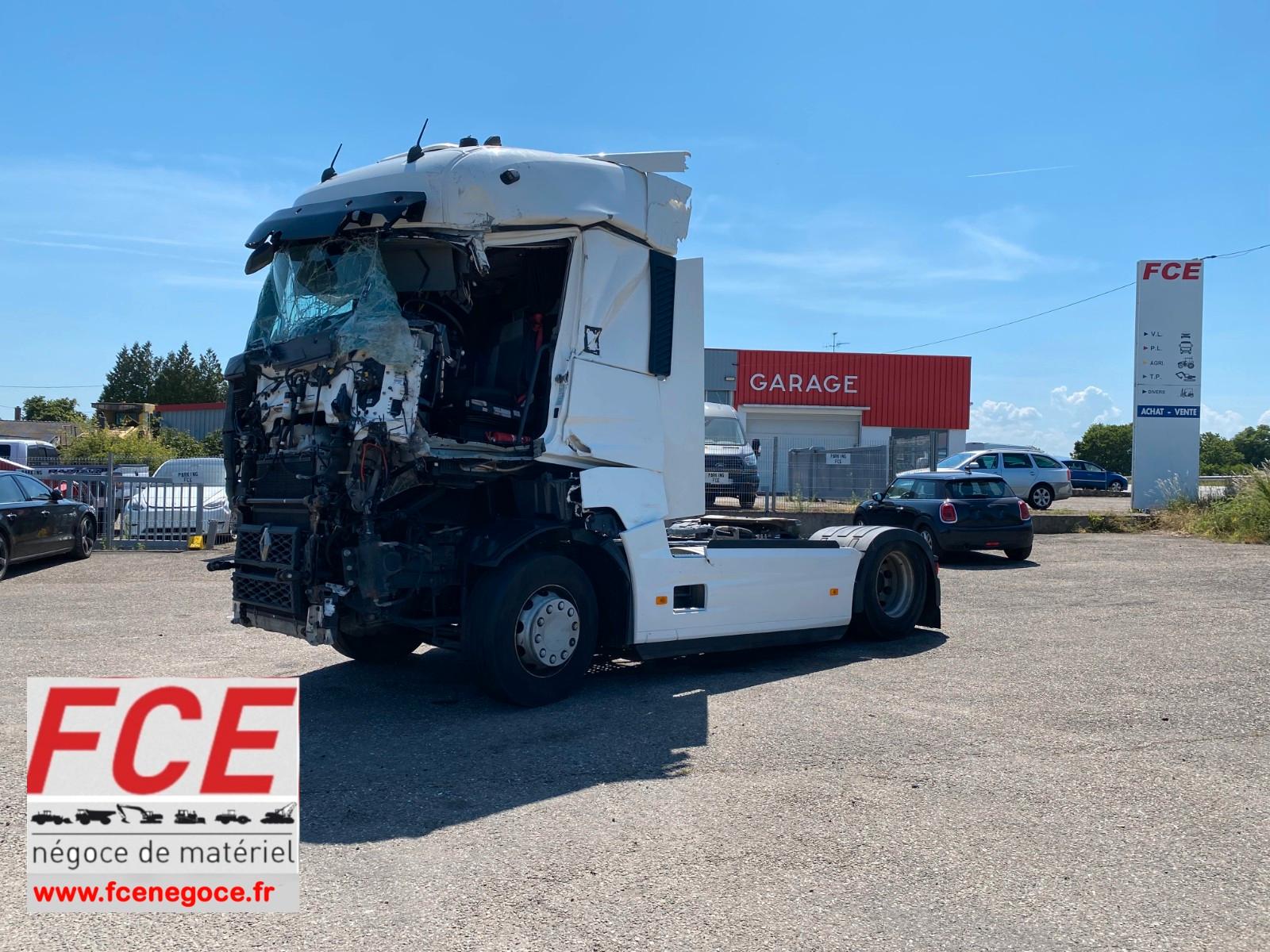 Renault T520 High De13-1er Main endommagé