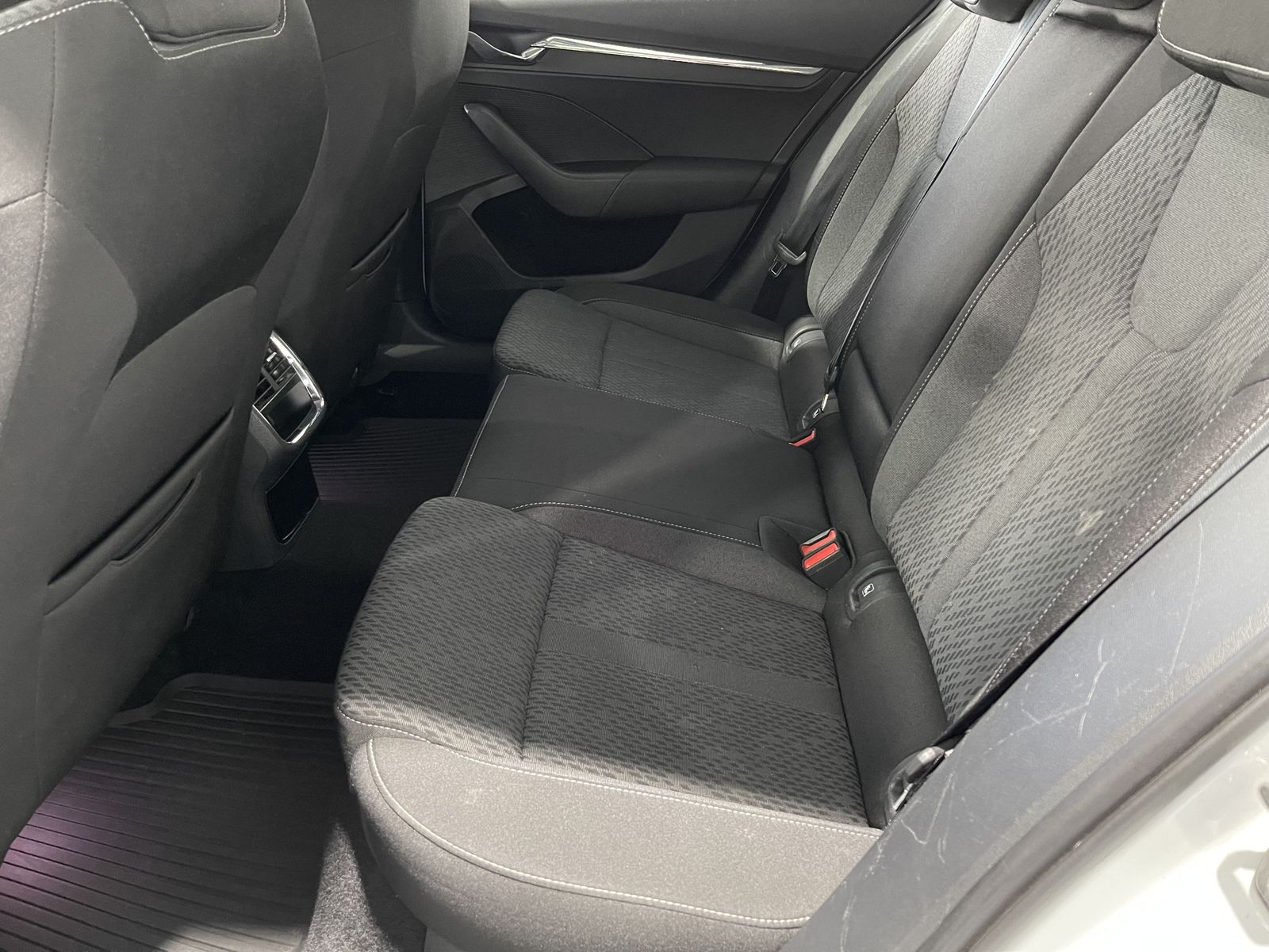 Fahrzeugabbildung SKODA Octavia Style 2.0 TDI*Navi*HeadUp*ACC*PDC*