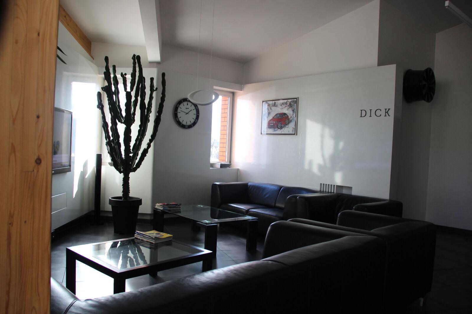 showroom-image-bottom
