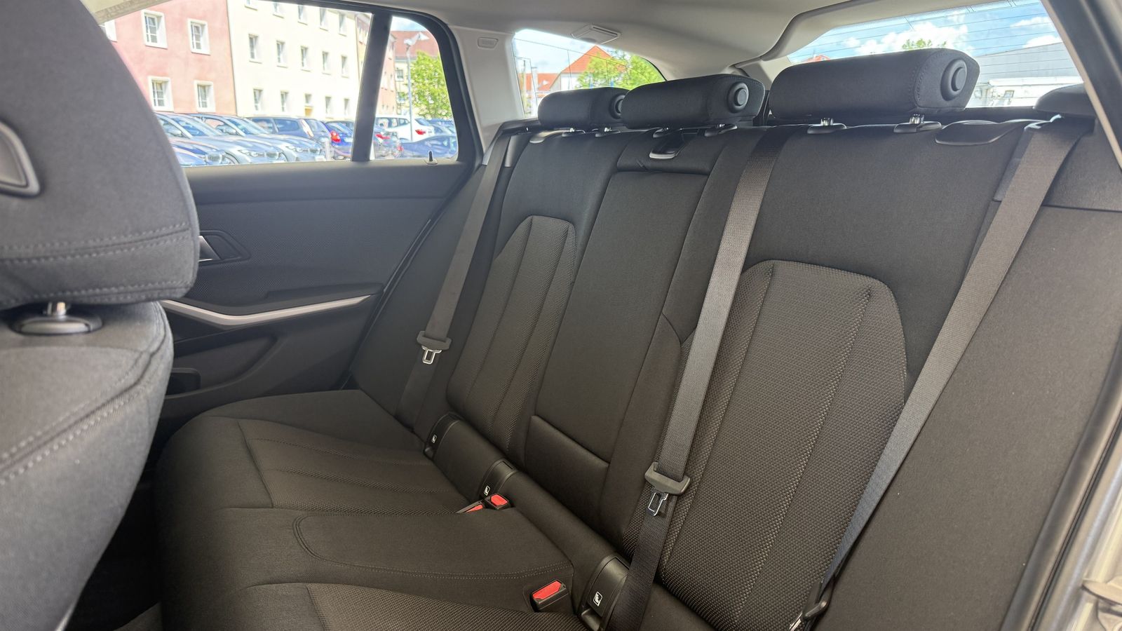 BMW 318d LED LC Plus SHZ PDC Tempo foto 10