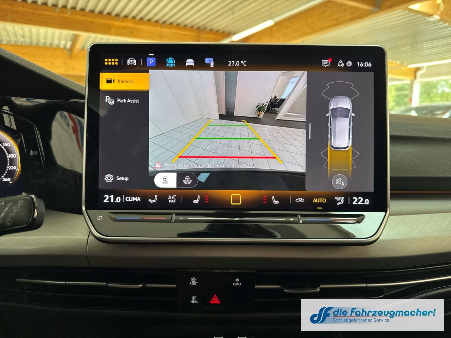 Fahrzeugabbildung Volkswagen Golf VIII 2.0 TDI 110 kW Life Digitales Cockpit