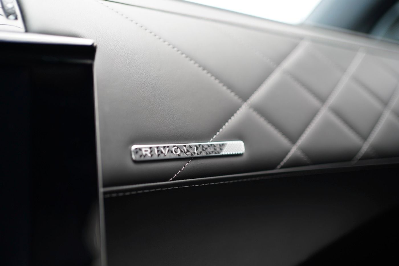 Fahrzeugabbildung DS Automobiles DS7 Crossback E-Tense 4x4 300 Ligne Noire