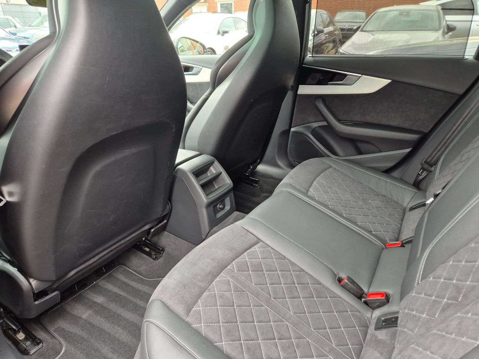 Audi A4 35 TDI S.line,Competition,Led,Pano,Massage foto 10