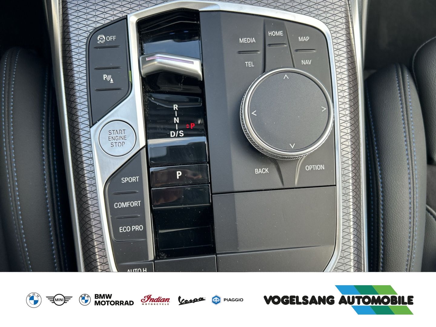 Fahrzeugabbildung BMW 330 d xDriveTouring,M Sport,HeadUp,RFK,HIFI,Live