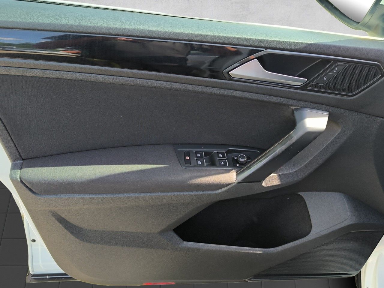 VW Tiguan Sound 4Motion AHK Navi - Bild 13