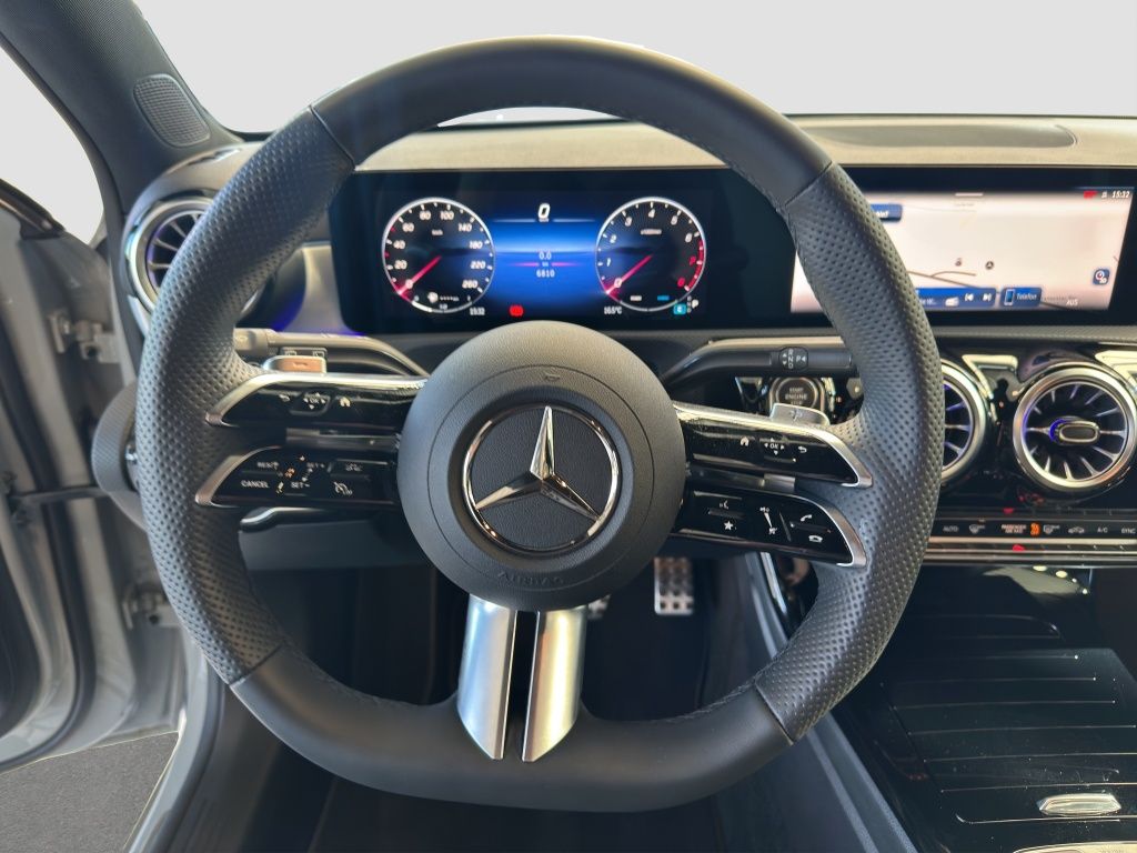 Fahrzeugabbildung Mercedes-Benz A 200 AMG Line*Night Paket*Kamera*KEYLESS-GO