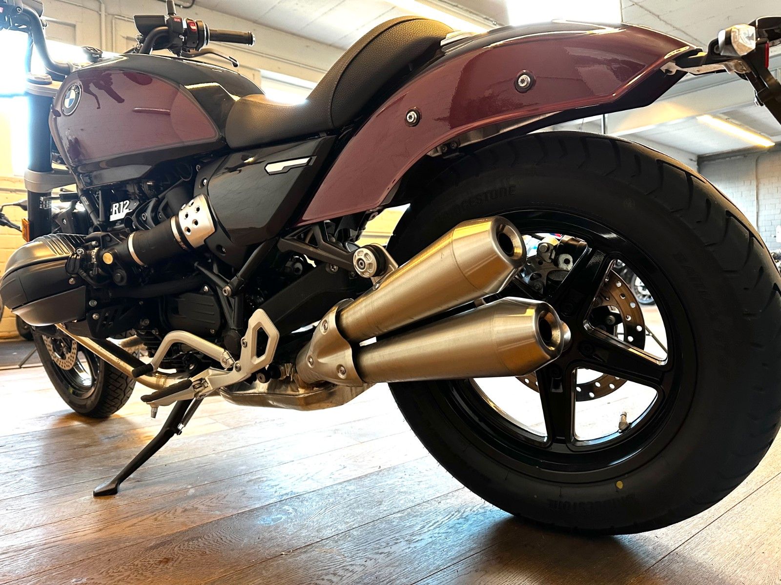 Fahrzeugabbildung BMW R12 - BMW Werksmaschine,  48 PS nur 907km!