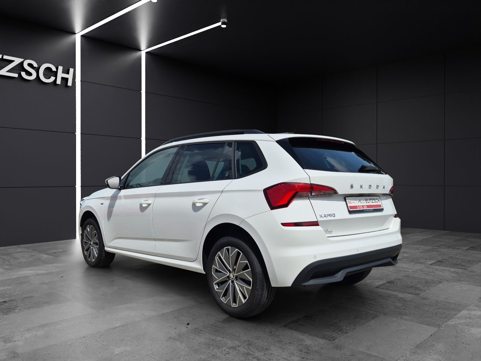 Fahrzeugabbildung SKODA Kamiq TSI Clever LED Navi AID GRA PDC SH LM