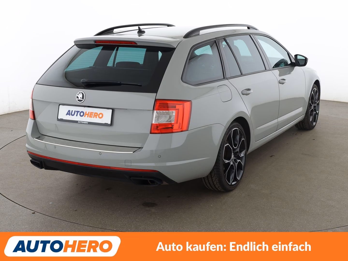 Skoda Octavia 2.0 TSI RS*NAVI*XENON*SPUR*CAM*PDC*SHZ*
