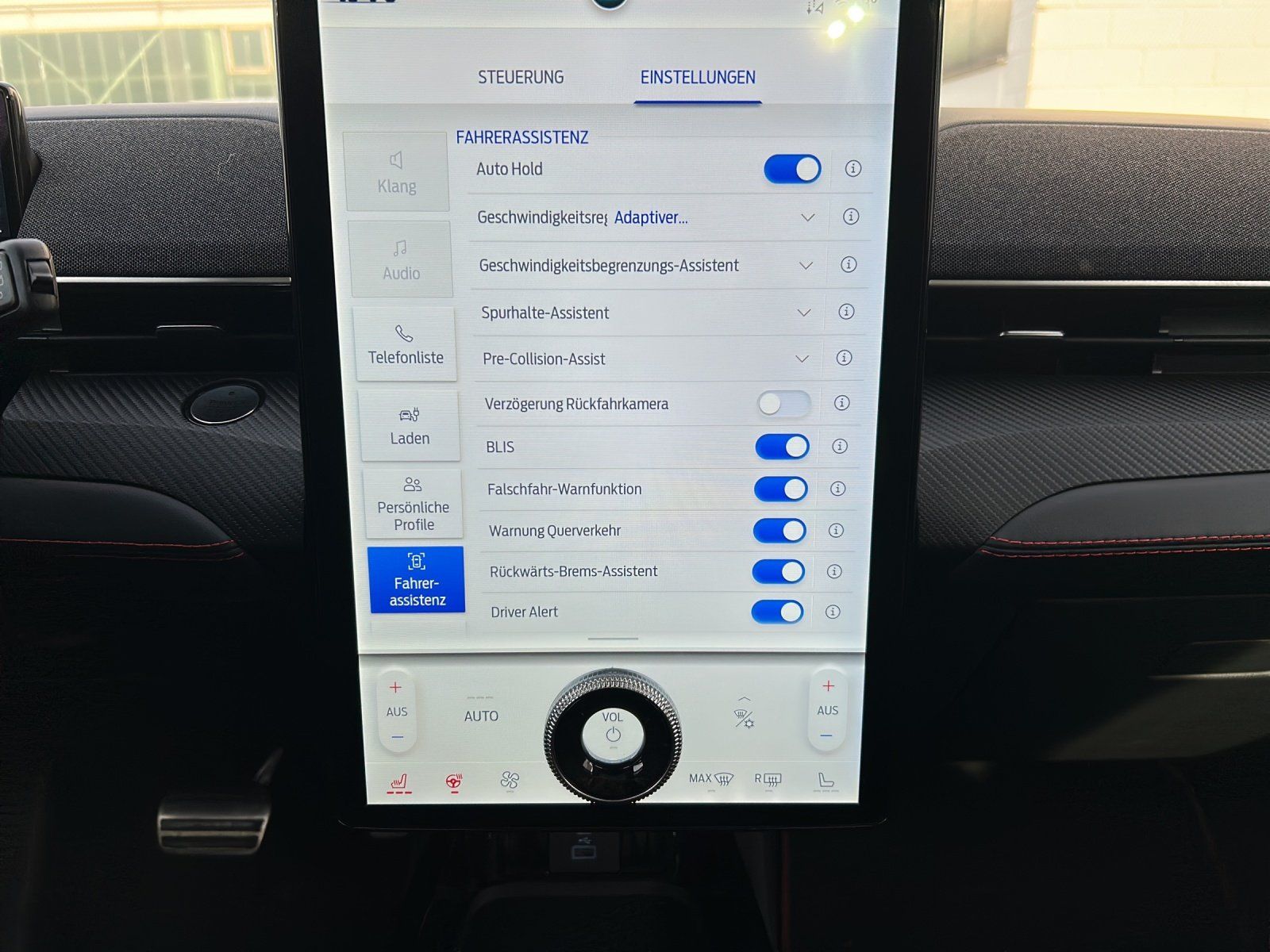 Fahrzeugabbildung Ford Mustang MACH-E AWD Aut./Matrix-LED/ACC/360°/PANO