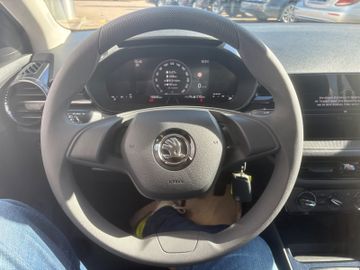 Fahrzeugabbildung SKODA Fabia 1.0TSI Essence LED Klima Temp DAB PDC uvm