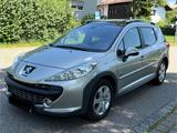 Peugeot 207 SW Escapade Pano-Dach Tüv Neu - Peugeot 207 mit Diesel-Antrieb
