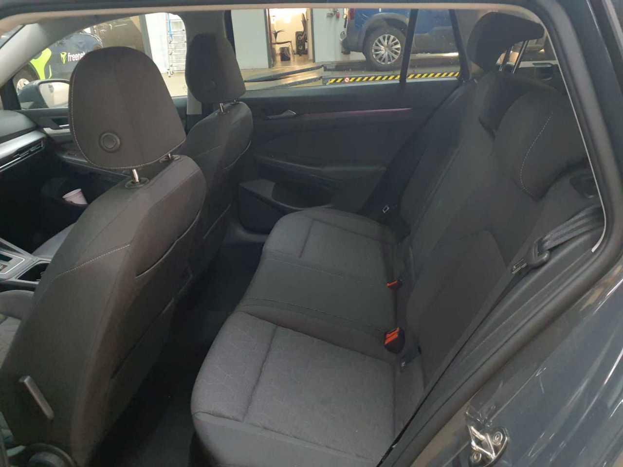 Volkswagen Golf Variant 1.5 eTSI DSG Life APP LED, миниатюра 13