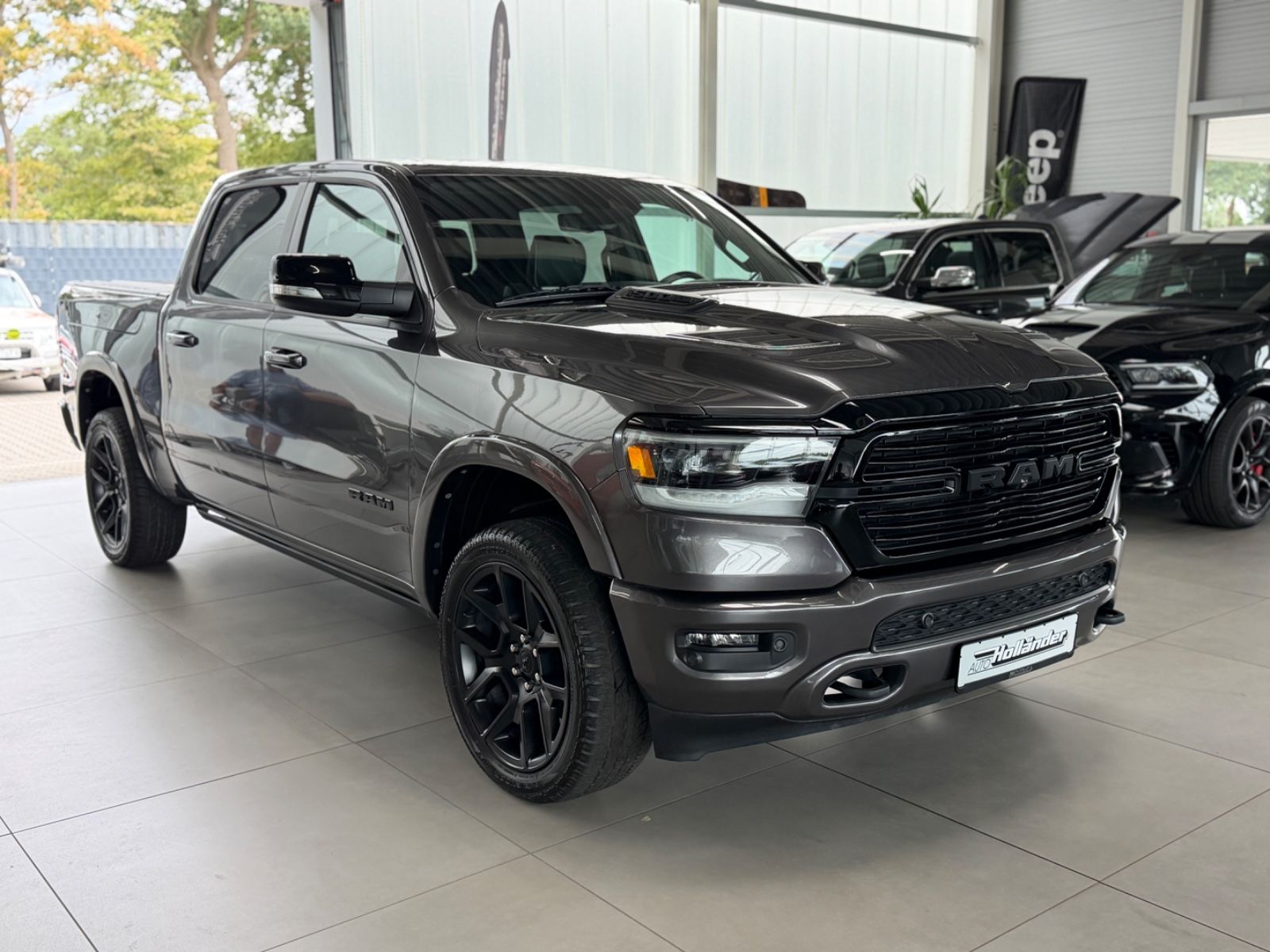 Fahrzeugabbildung Dodge RAM 1500 5,7 Laramie NIGHT LPG Luft RamBox