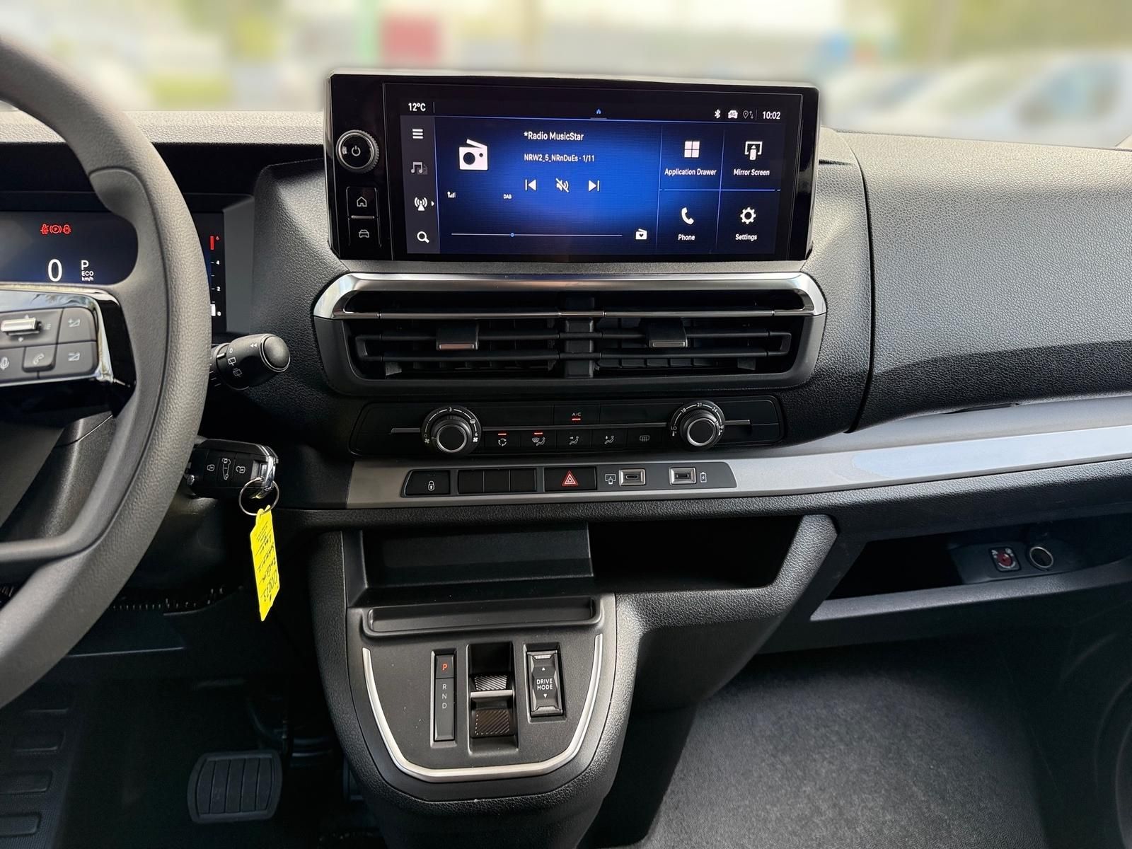 Fahrzeugabbildung Opel Zafira Edition 2.2 Diesel 180 AT8