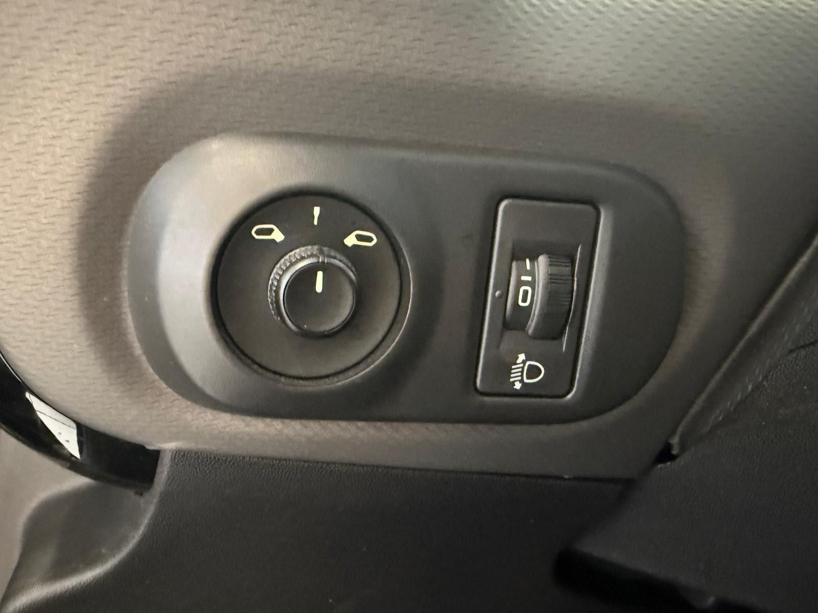 Fahrzeugabbildung Citroën C4 Cactus Shine/ KAMERA/NAVI/8.FACH BEREIFT